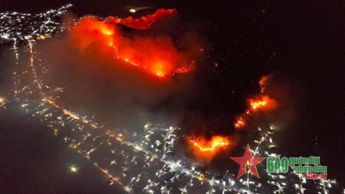 Cháy dữ dội rừng thông tại Nam Đàn, Nghệ An, huy động hơn 500 lượt người chữa cháy